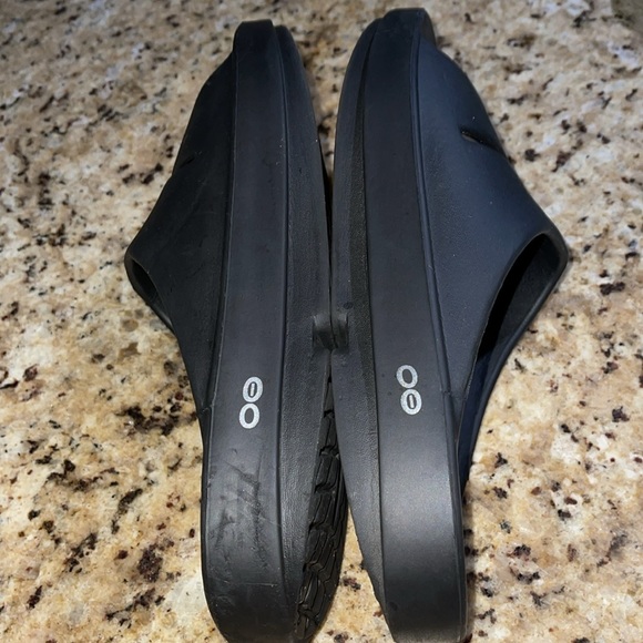 Oofos Slides - Picture 5 of 8